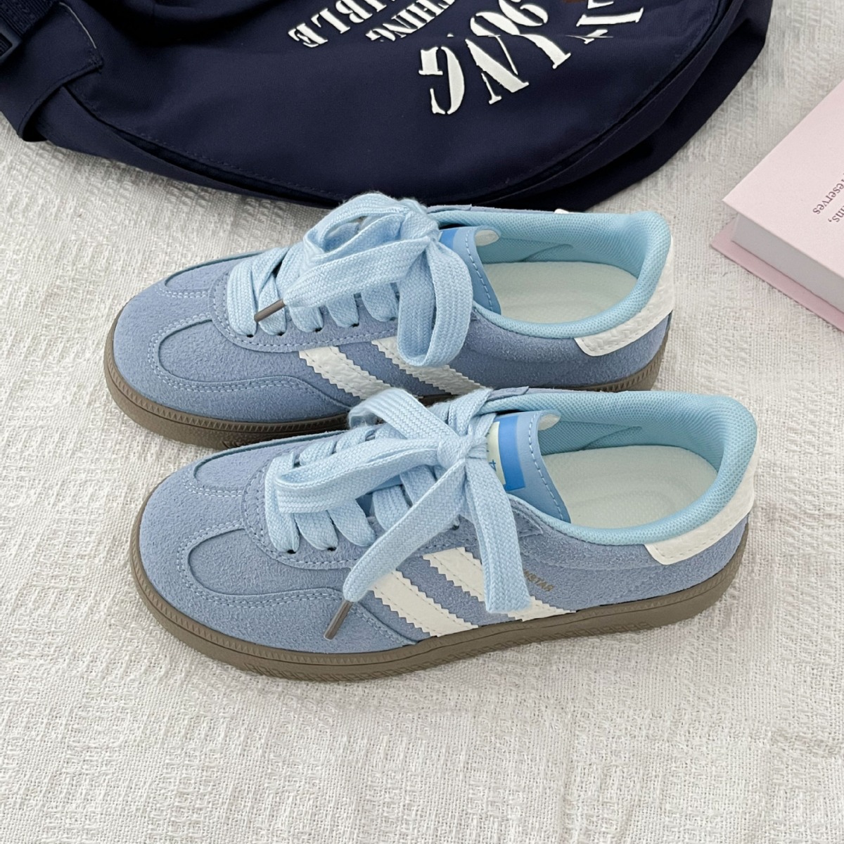 Vintage-style sneakers for wom - Guipure Lace Panel ulasan dan harga